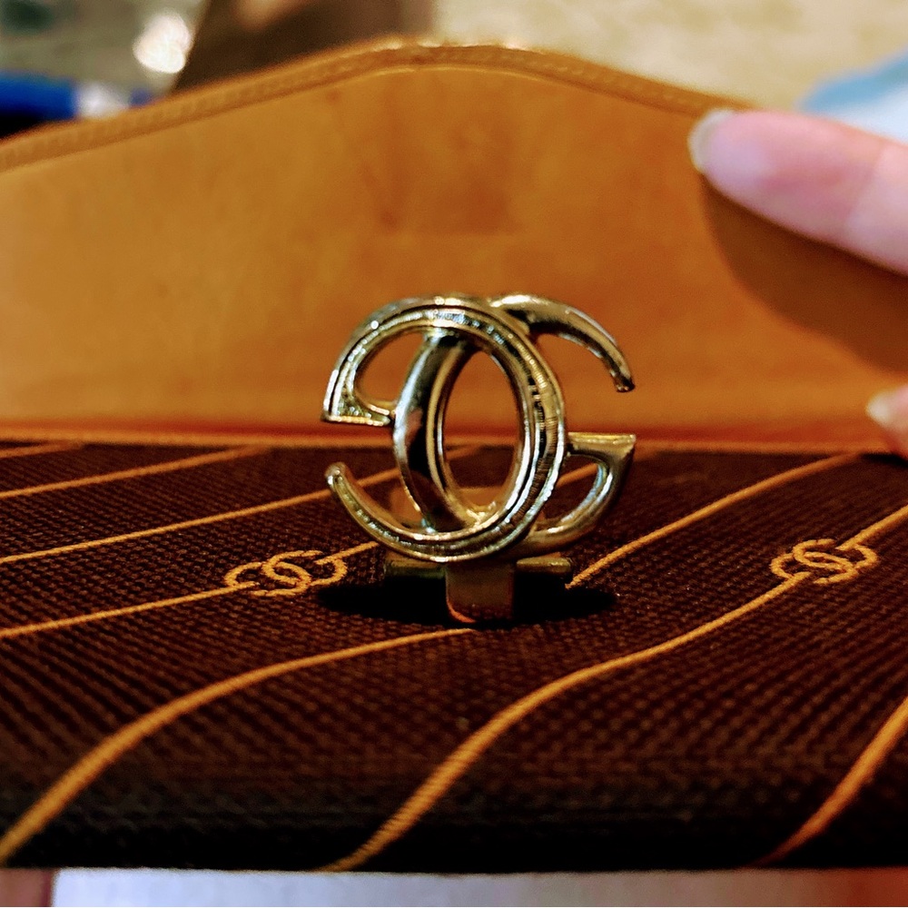 Beautiful Vintage Gucci Wallet - Picture 2 of 3